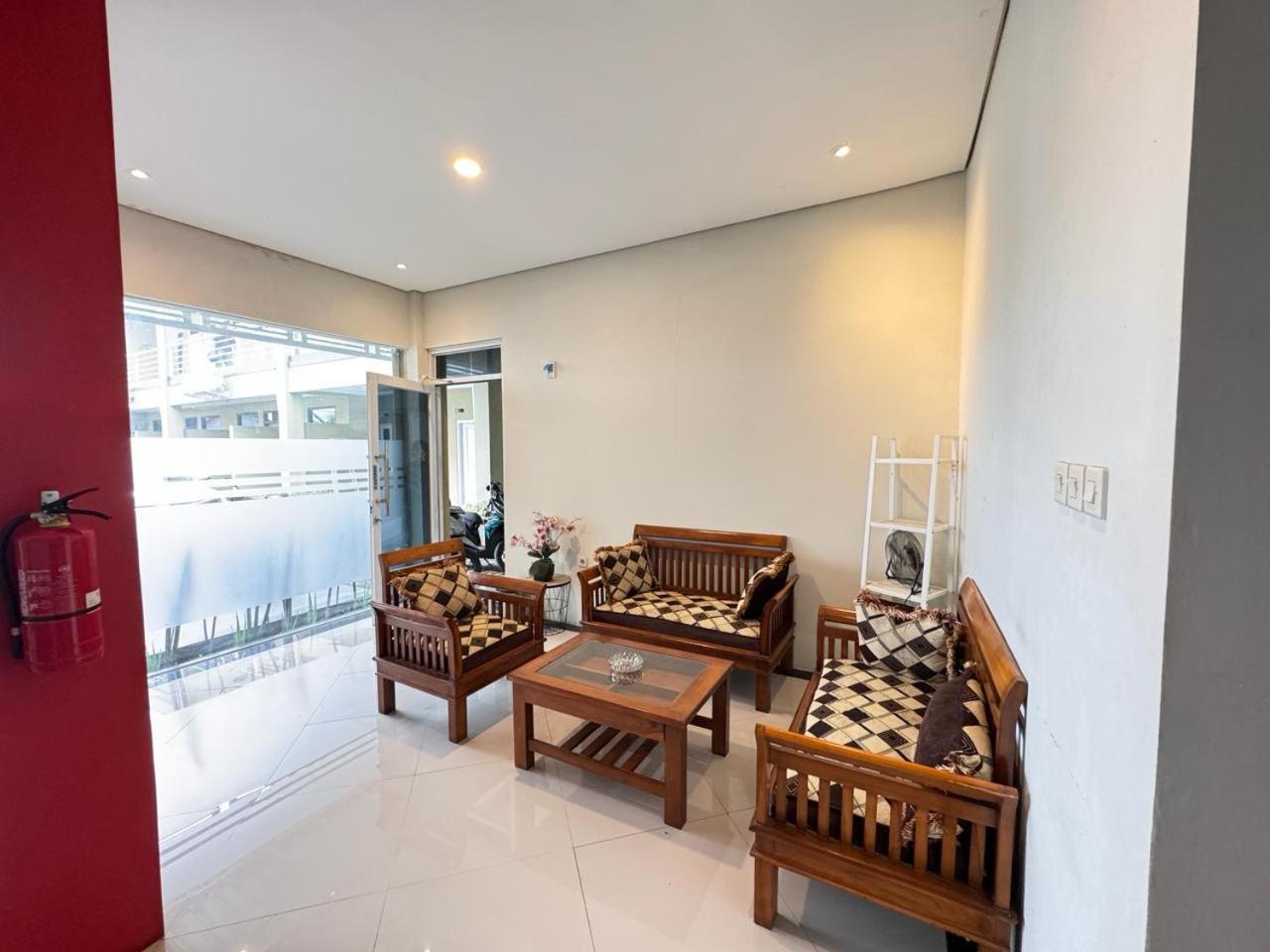 Fakhira Residence Hotel Cianjur Ngoại thất bức ảnh